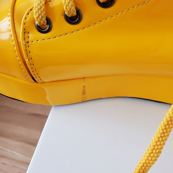 YES HighTops - Picture 7 of 9